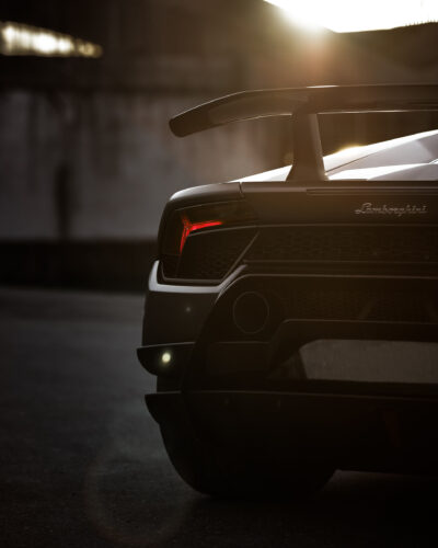 Lamborghini Huracan in grey rear end.