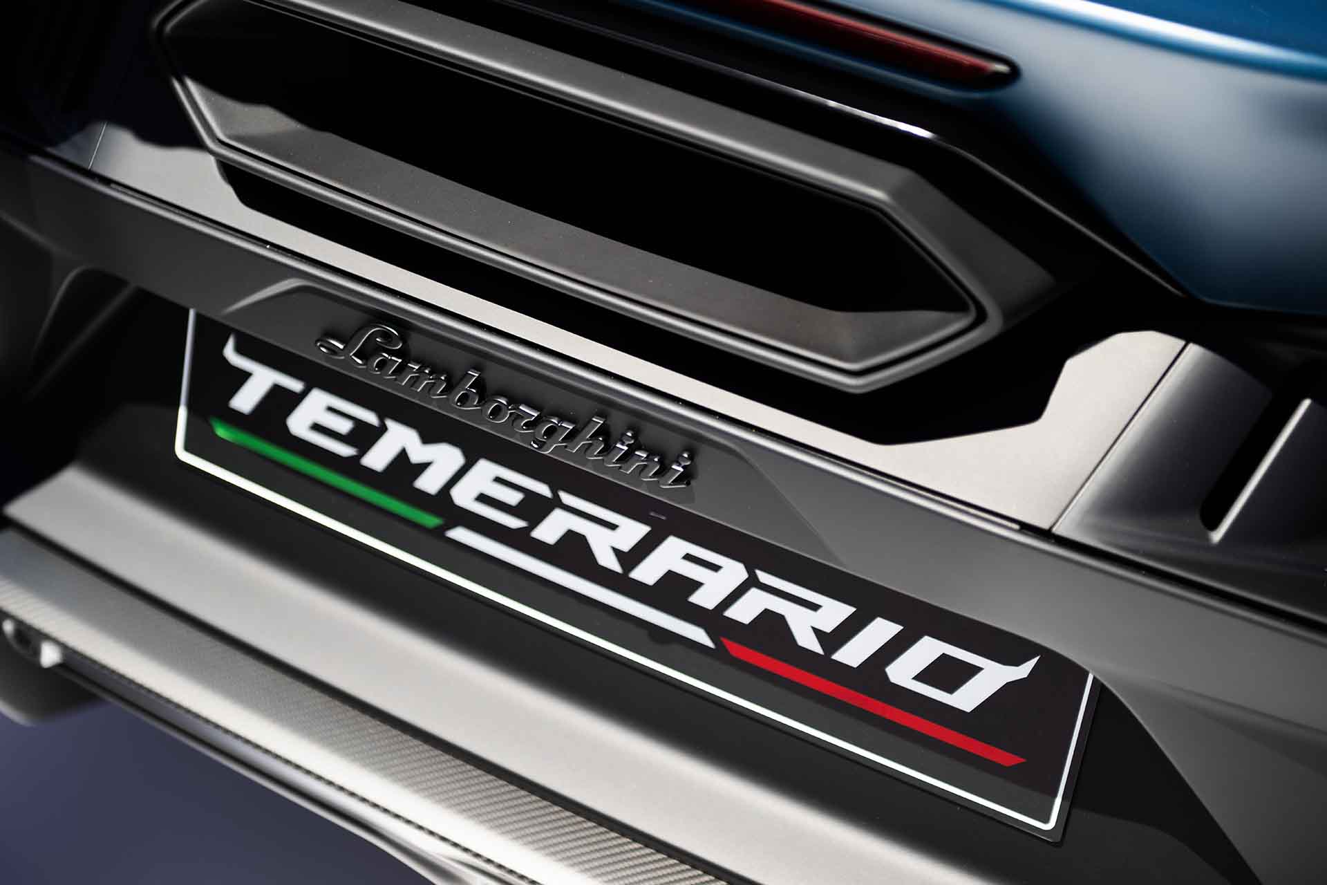 Rear license plate and exhaust of the Lamborghini Temerario.