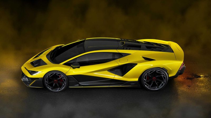 Rendering of yellow Lamborghini Femoneno side from above.