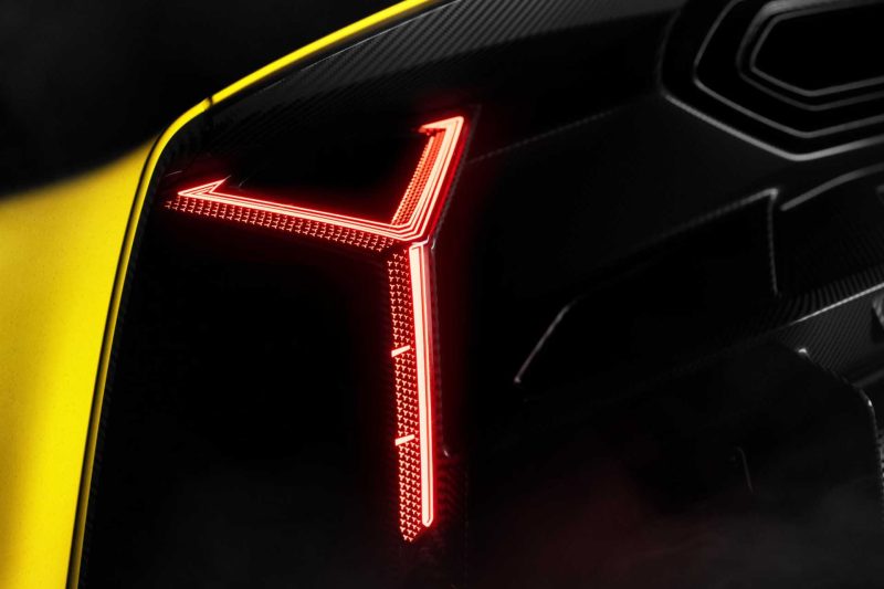Photo of yellow Lamborghini Femoneno tail light
